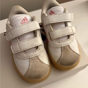 adidas Kids White Sneakers with Pink Logo and Gum Sole
